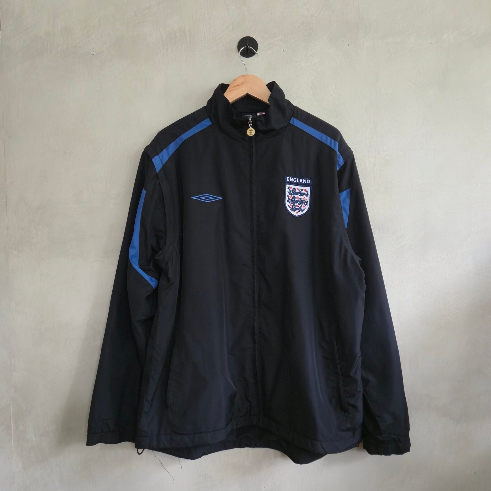 Vintage Umbro England National Football Team 2-in-1 Convertible Track Jacket Vest - Black & Blue (Size XL)