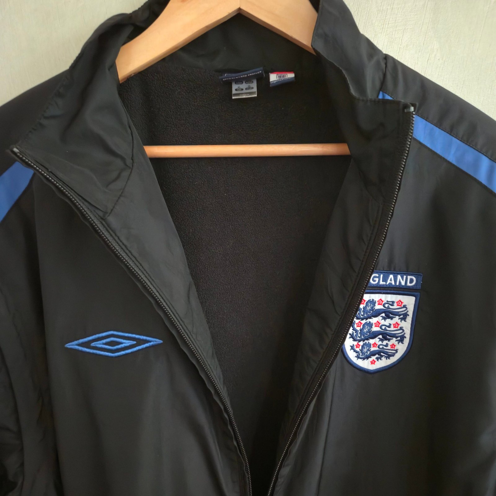 Vintage Umbro England National Football Team 2-in-1 Convertible Track Jacket Vest - Black & Blue (Size XL) - Image 6