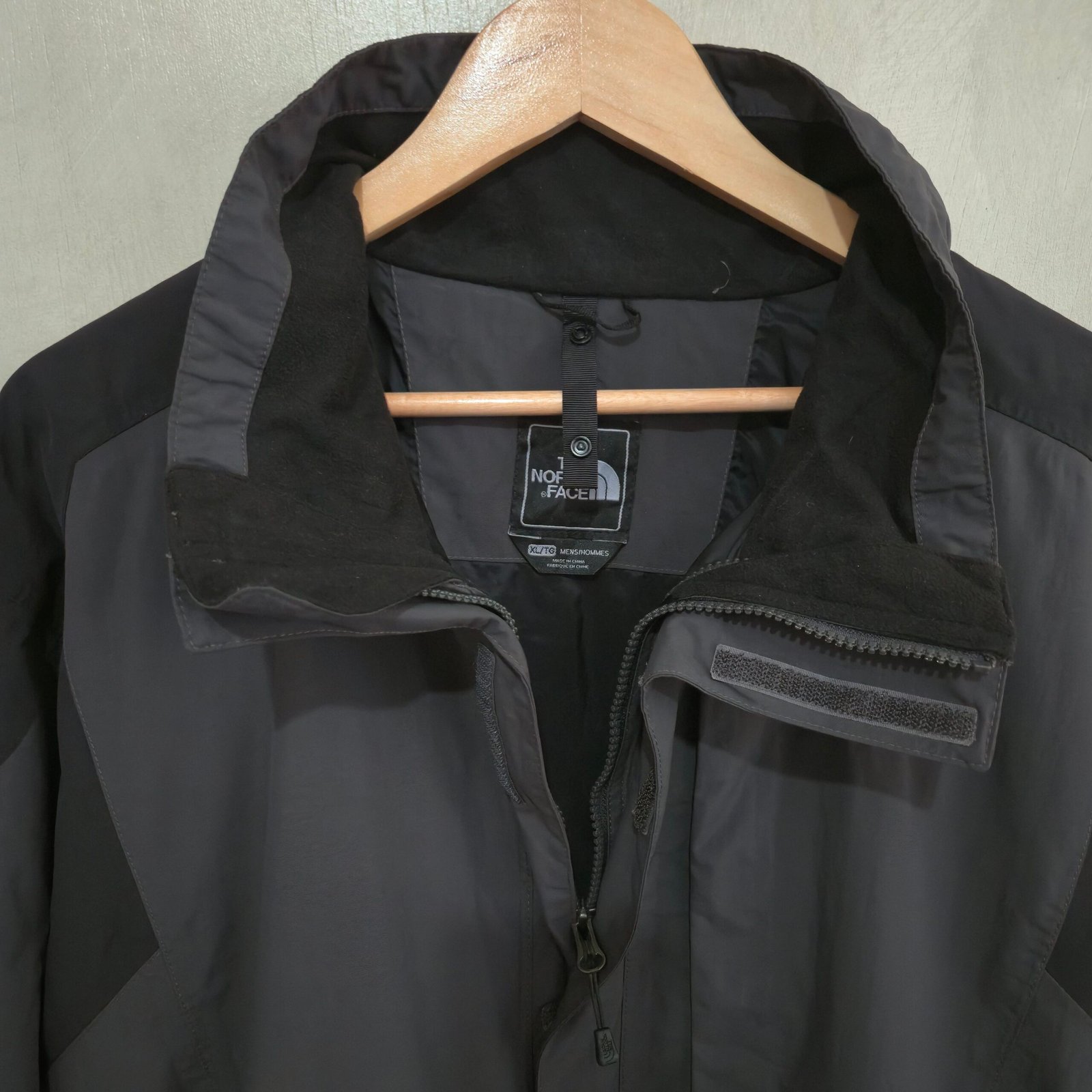 The North Face Men's Waterproof Jacket - Gray/Black, Size XL (AWFB) - Image 4