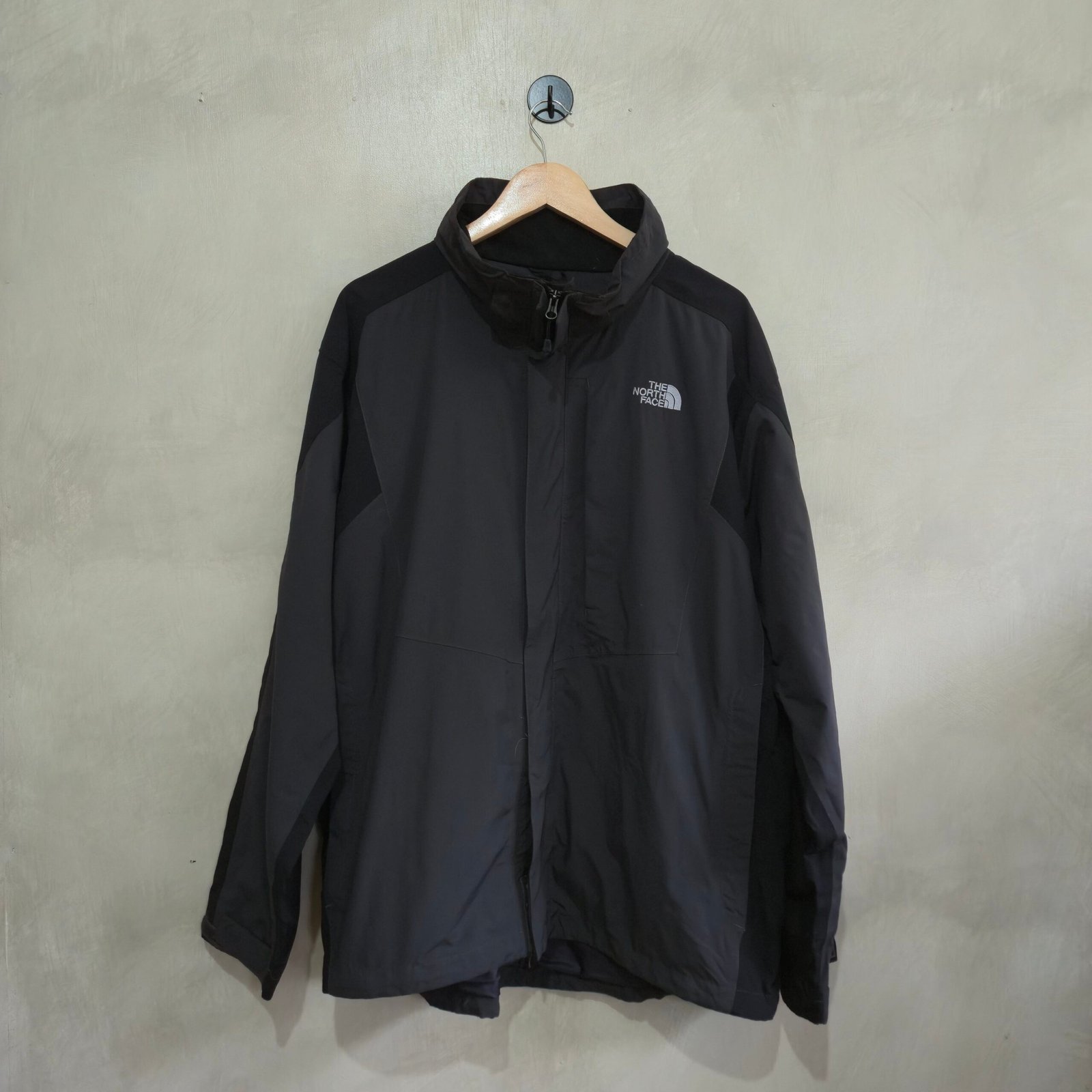 The North Face Men's Waterproof Jacket - Gray/Black, Size XL (AWFB)